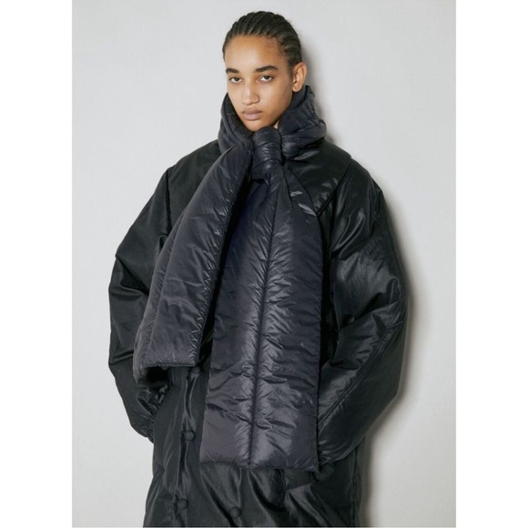 NEW SIGNATURE SAINT LAURENT PUFFER SCARF IN NYLON BLACK - Picture 6 of 12